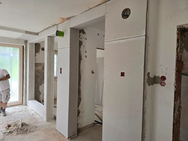 Wandsanierung vor dem neuen Anstrich